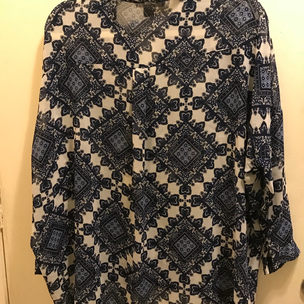 Blue Patterned Button-Down! - Picture 4 of 5